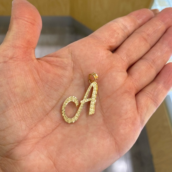 14K Gold initial D Pendant Necklace D B M H J R - Picture 9 of 11